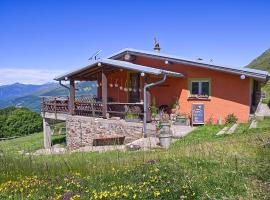 Alphütte mit Halbpension，位于卢加诺的山林小屋