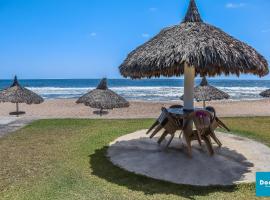 Departamento en Mazatlan con acceso a la playa y alberca común #138，位于马萨特兰的度假屋