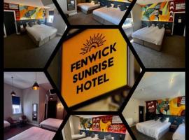 Fenwick Sunrise Hotel，位于利物浦披头士雕像附近的酒店