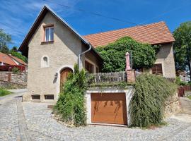 Amazing 5 bedroom house KRUMLOV 82 - 4 min walk to main square，位于捷克克鲁姆洛夫的酒店