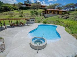 Vilcabamba casa / granja Vilcabamba house / farm，位于比尔卡班巴的度假短租房