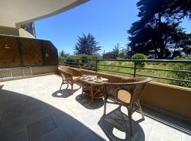 Condominio Cau Cau, Horcón, Depto 13G, 2D-1B, con acceso directo a playa，位于普琼卡维的酒店