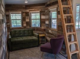 The Huckleberry A Teton Tiny Home，位于德里格斯的度假屋