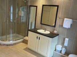 Nell & J s，位于金斯考特的酒店