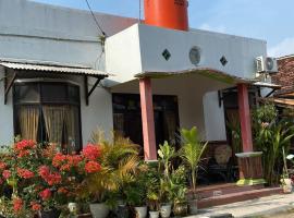 OWL HOSTEL Karimunjawa，位于卡里蒙贾瓦的酒店