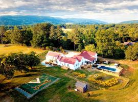 Wine Country Modern Farmhouse on 10 Acres and Pool，位于Afton的酒店
