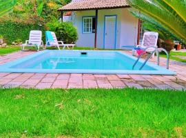 Garden 437 Suítes，位于弗洛里亚诺波利斯的带泳池的酒店