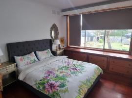 Entire 3 bed rooms unit -Rosy house 1，位于诺贝尔公园的公寓