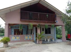 Homestay D'Hiburan Kuala Rompin，位于瓜拉弄宾的乡村别墅