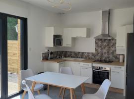GITE 4-6 Personnes proche gare TGV Haute Picardie，位于Dompierre-Becquincourt的酒店