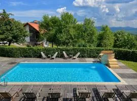 Apartments & Rooms Domacija Krnc