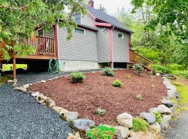 Tiny home within walking distance of Acadia NP，位于Tremont的酒店