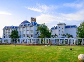 Taj Gandhinagar Resort and Spa，位于甘地讷格尔的酒店