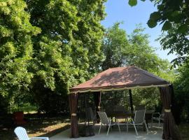 Le petit monas，位于Civaux的酒店