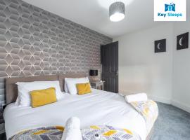 Five Bedroom Spacious Modern House By Keysleeps Short Lets Workington Lake District Beach，位于沃金顿的公寓