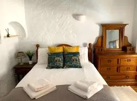 Cute pueblo house in heart of Javea old town