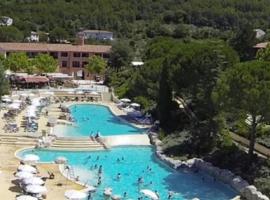 Vacances inoubliables en Ardèche 4 personnes，位于格罗斯皮耶尔雷的酒店