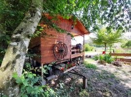 la cabane du cowboy，位于Saint-Privé的酒店