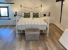 Spacious 1 bed home with shared pool