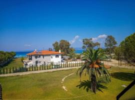 ALKIONIS , Family apartment by the sea in Halkidiki，位于佩科霍里的度假屋