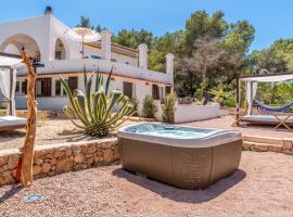 Sunset Villa Cala Tarida & Cala Comte & Cala Bassa，位于莱斯托伦斯港的酒店