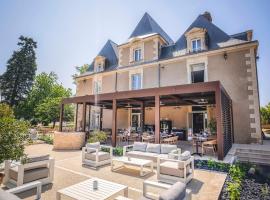 Hôtel & Restaurant - Le Manoir des Cèdres - piscine chauffée et climatisation，位于胡菲涅克的酒店
