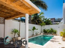 VIca Guest House con piscina en la entrada de la Zona Hotelera，位于坎昆的酒店