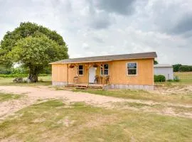 Thackerville Getaway w/ Porch - Near WinStar!