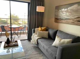 Luxury 1bed Serengeti OliveWood ORT Airport，位于肯普顿帕克的公寓