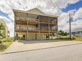 Inviting Atlantic Beach Townhome about half Mi to Ocean