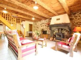 Charmante Maison de Ferme avec Cour Fermée, Proche Loisirs et Nature - FR-1-582-191