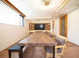 la3 hotel 新宿三階建て一軒家（屋内エレベーター付き)