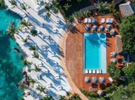 Kwanza Resort by SUNRISE，位于基济姆卡济的带泳池的酒店