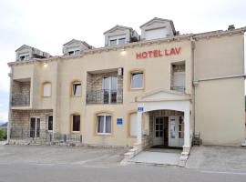 Hotel Lav，位于内乌姆的酒店