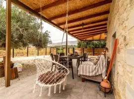 Relaxing StoneHouse Kamara with Jacuzzi