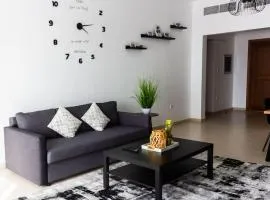 Supurb 2 Bed Room Apt Sea Front (Side View)
