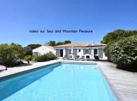 Villa Mer 4 Etoiles - 90 M de la Plage Sea and Mountain Pleasure，位于雷岛圣玛丽的酒店