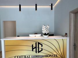 Central Boutique Hostel，位于萨兰达的酒店