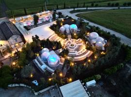 Tenuta Danesi - Camere - Appartamenti - Bubble Room，位于马泰拉的带泳池的酒店