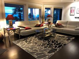 Saanichton Waterfront 2BR suite with superb views，位于Saanichton的酒店