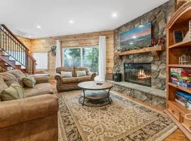 Casa Luna- Beautiful Maltby style home, just a short drive from Big Bear's attractions!