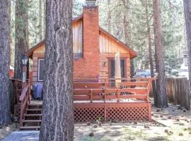 Cottage in the Pines - Great place to stay and close to everything! With Slope views!