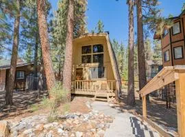 Fanciful Winter's Lake - Mix of old-world charm and modern-day gambrel style cabin!