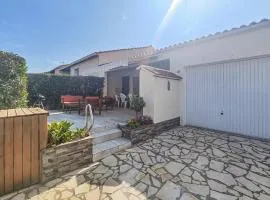 Amazing Home In Portiragnes With Kitchen