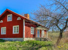 Nice Home In Valdemarsvik With Kitchen，位于瓦尔德马什维克的酒店