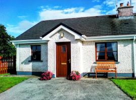 Wild Atlantic Haven, cosy home nr. Ballina & Beach，位于巴利纳的酒店