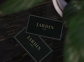 Jardin，位于阿克托比的酒店