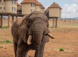 Salt Lick Safari Lodge，位于Tsavo泰塔山附近的酒店