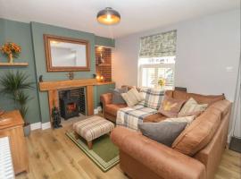 Sunshine Cottage Tideswell, Games room included.，位于泰德斯韦尔的酒店