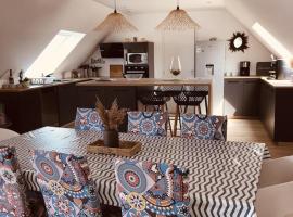 Ker-Lina sea view, calm guaranteed，位于Plounévez-Lochrist的酒店